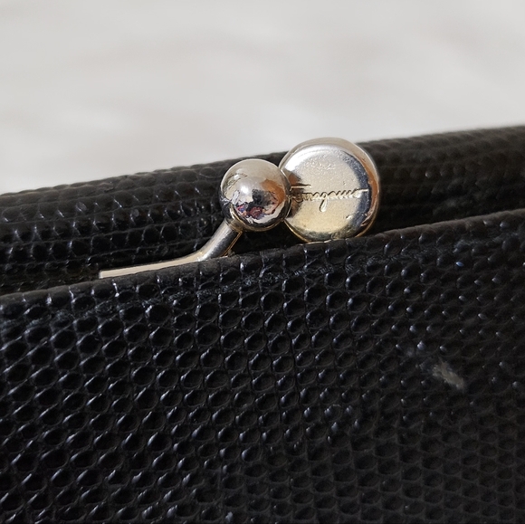 ❌SOLD❌ 🖤Salvatore Ferragamo Wallet🖤 - Picture 9 of 10